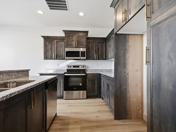 860 E 250 N, Hyrum, UT 84319