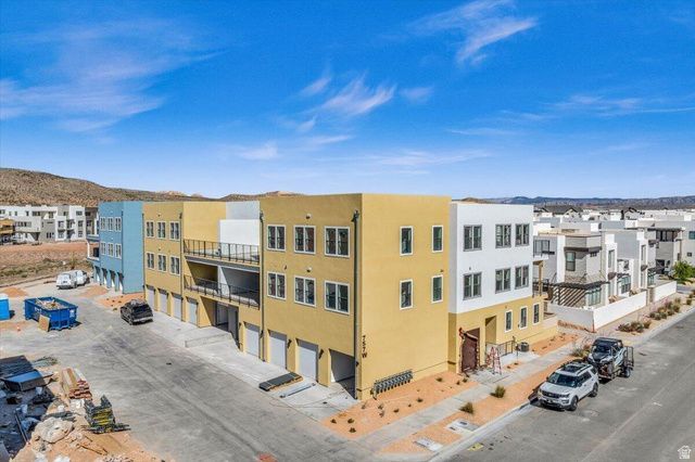 747 W Periwinkle Ln, Unit 302, Saint George, UT 84790 Main Photo