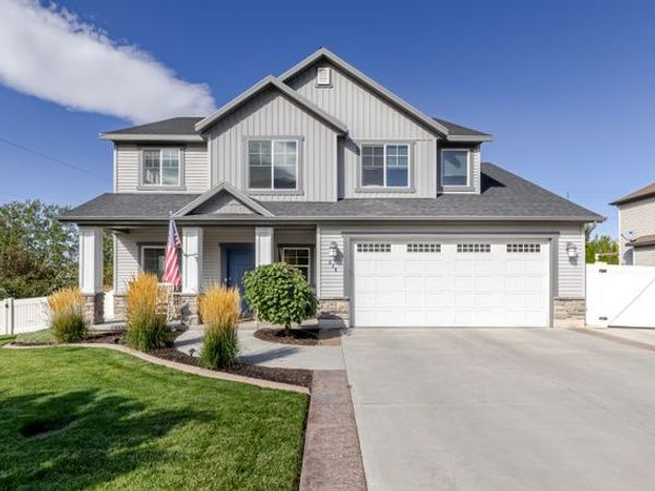 579 S 850 E, River Heights, UT 84321