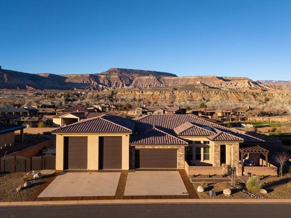 470 E ENTRADA DR , Virgin, UT 84779