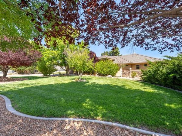 1112 W SAPPHIRE , Diamond Valley, UT 84770