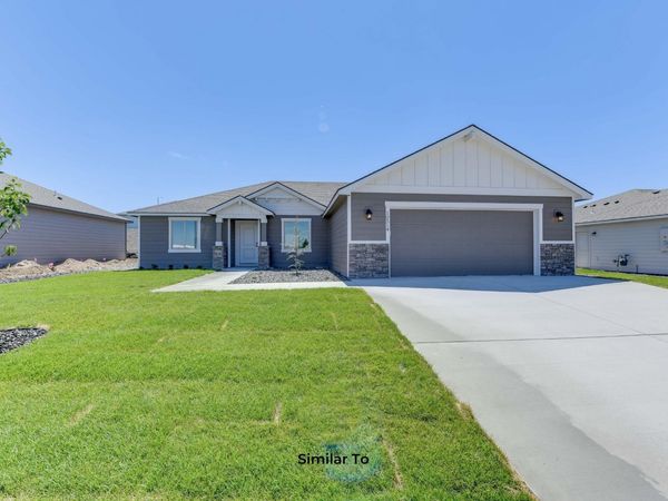 28 W 12th St, Deer Park, WA 99006