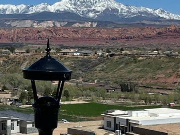 1250 N HILLSIDE WAY , Unit 325, Santa Clara, UT 84765