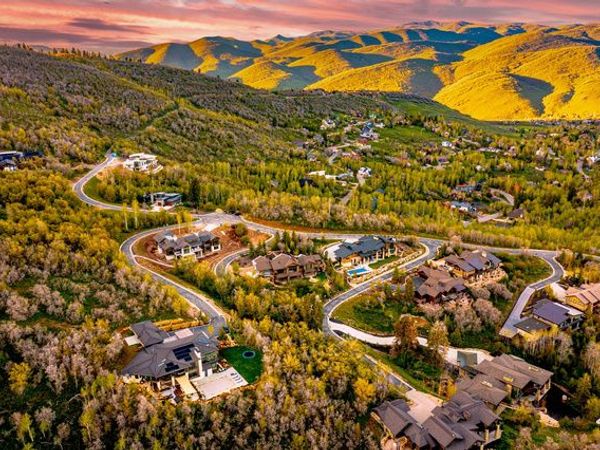 8935 PARLEYS LN, Unit 19, Park City, UT 84098