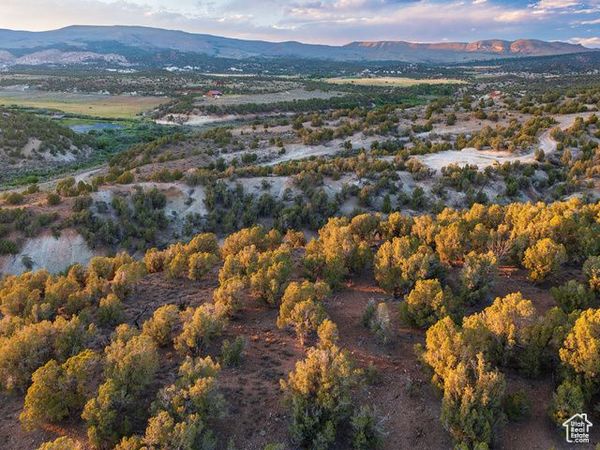 12536 E SOLITUDE DR , Lapoint, UT 84039