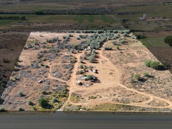 9068 E HIGHWAY 40 , Gusher, UT 84026