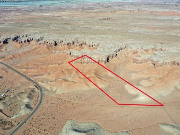 Hanksville, UT 84734