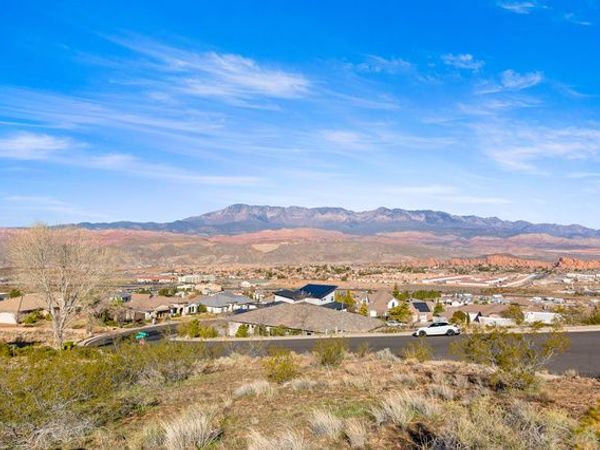 2393 W RIDGE DR, Unit 44, Hurricane, UT 84737