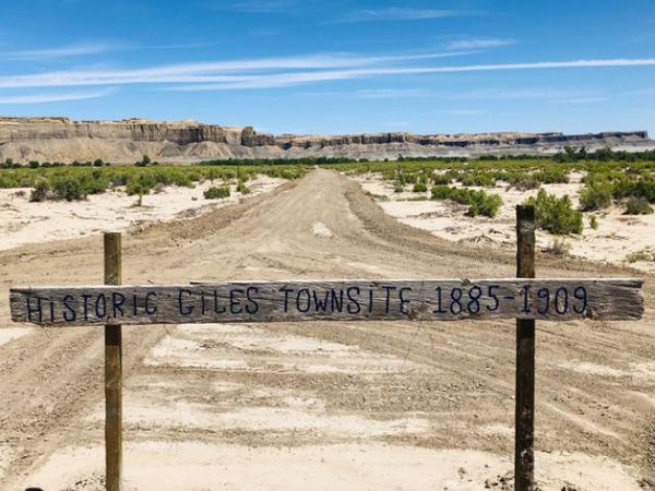 Unit 27, Caineville, UT 84775