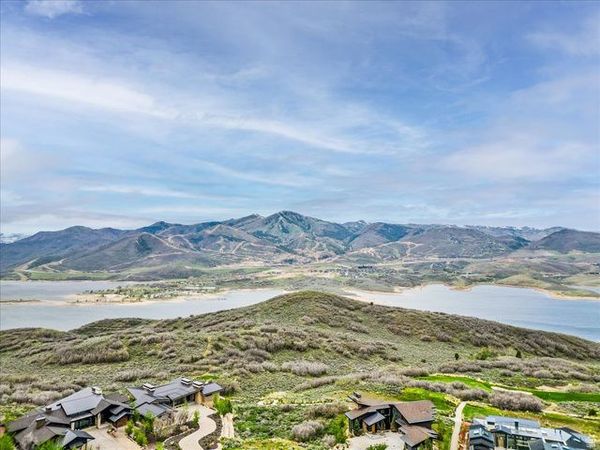 1155 E LASSO TRL, Unit 32, Hideout, UT 84036