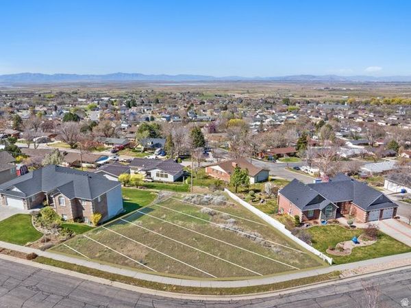 2510 S ELM GROVE DR W, Perry, UT 84302