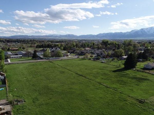 725 E 600 S, Unit 15, River Heights, UT 84321