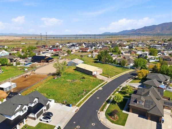 1695 N OLSEN WAY, West Bountiful, UT 84087
