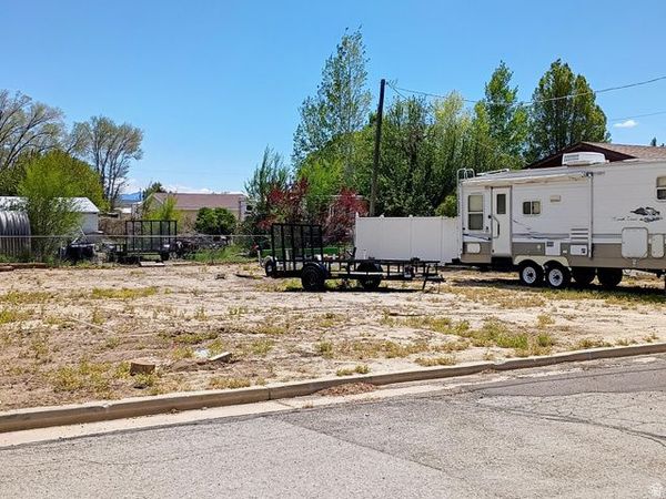 160 N 100 E, Wellington, UT 84542