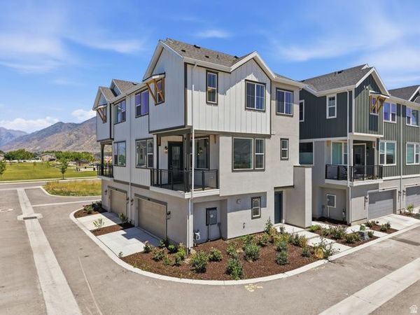 896 W HUNTINGTON RIVER DR S, Unit 102, Springville, UT 84663