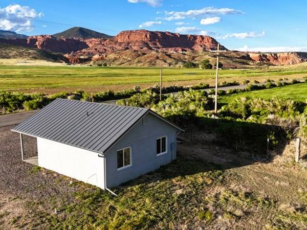 890 E HATCHERY RD , Bicknell, UT 84715