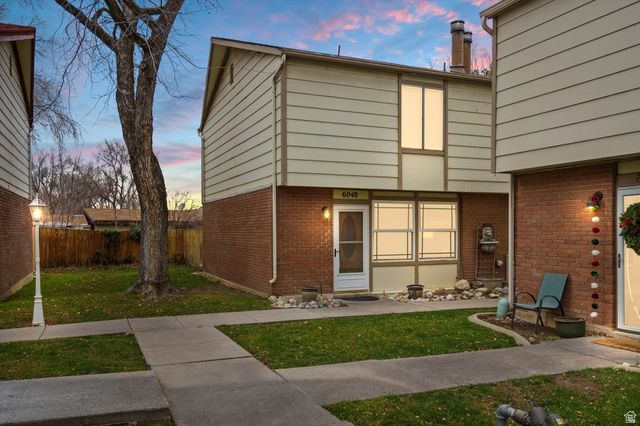 6048 S 2075 E, Holladay, UT 84121 Main Photo