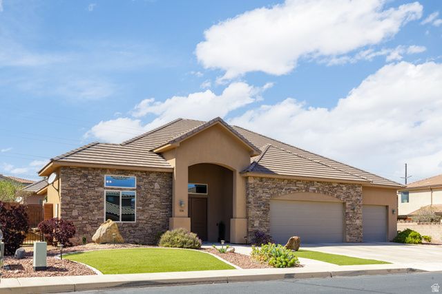 526 S Rainier Dr , Saint George, UT 84770 Main Photo
