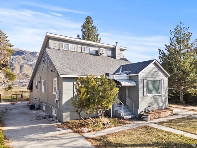 694 S 600 E, River Heights, UT 84321 Main Photo