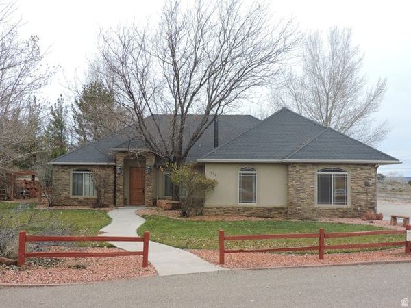 931 S HILLSIDE DR , Kanab, UT 84741