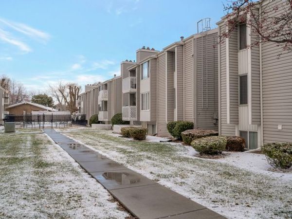 875 E ARROWHEAD LN, Unit 42, Murray, UT 84107