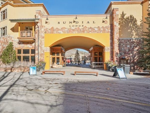 3720 N SUNDIAL CT, Unit B304, Park City, UT 84098
