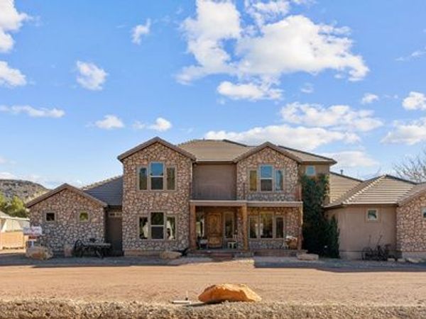 1045 W SAPPHIRE , Diamond Valley, UT 84770