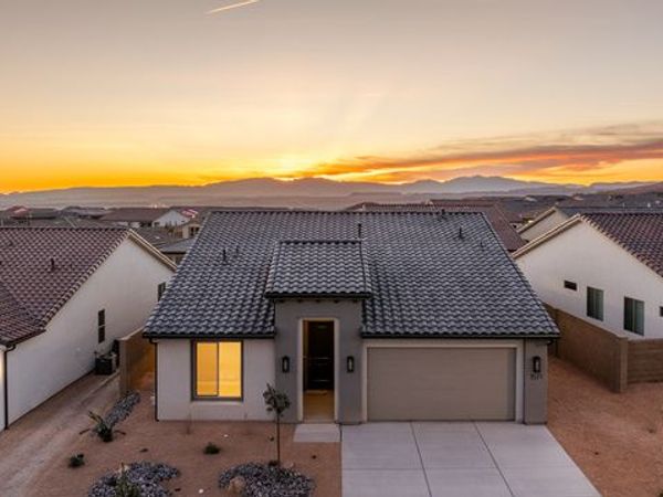 1566 N ASCENT ST , Unit 141, Washington, UT 84780