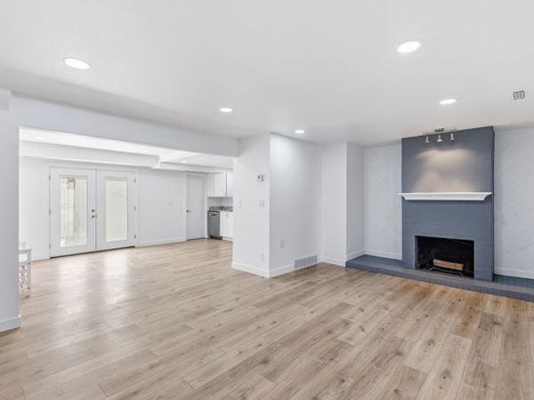5489 S WILLOW LN, Murray, UT 84107