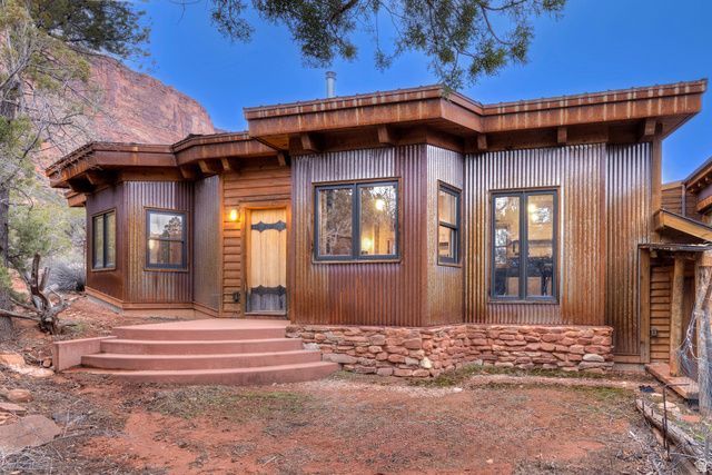 338 Taylor Ln , Castle Valley, UT 84532 Main Photo