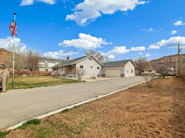 720 N CENTRAL ST , Hildale, UT 84784