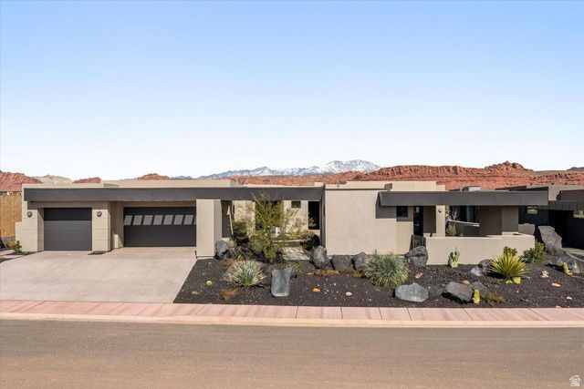 2896 W Blackhawk Ridge Cir, Saint George, UT 84770 Main Photo