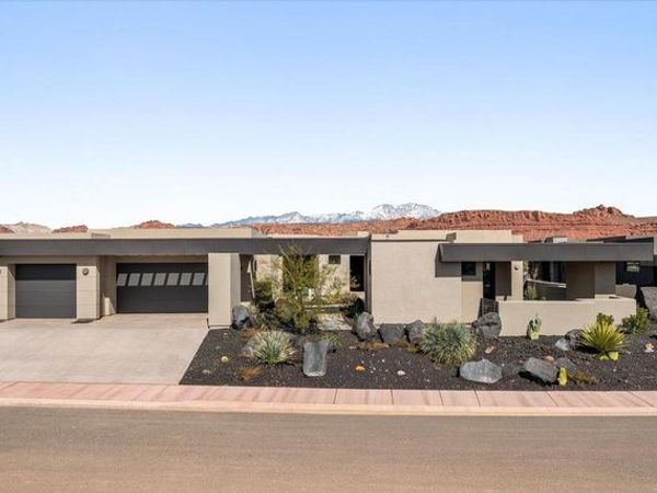 2896 W BLACKHAWK RIDGE CIR, St. George, UT 84770