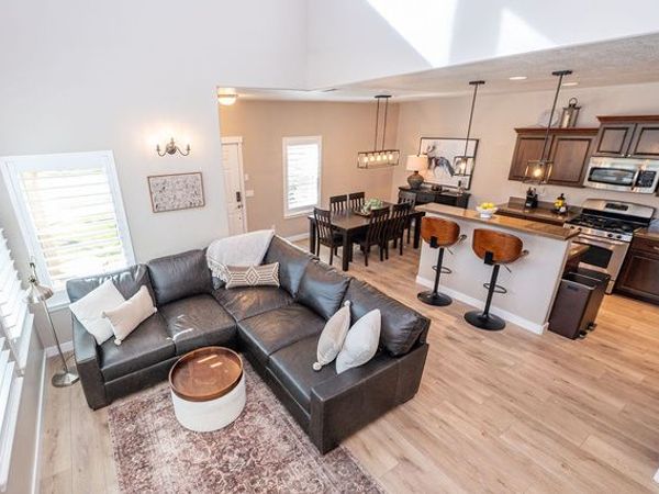 936 W SPRING CREEK LN, Farmington, UT 84025