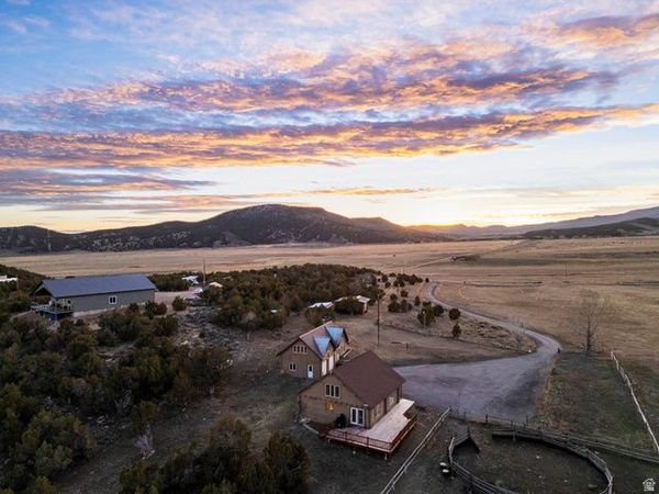 15718 N DEEP CREEK RD , Lapoint, UT 84039