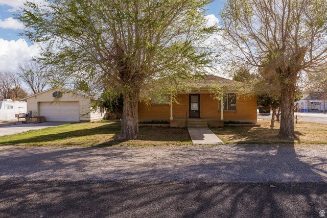 97 S 100 E, Redmond, UT 84652 Main Photo