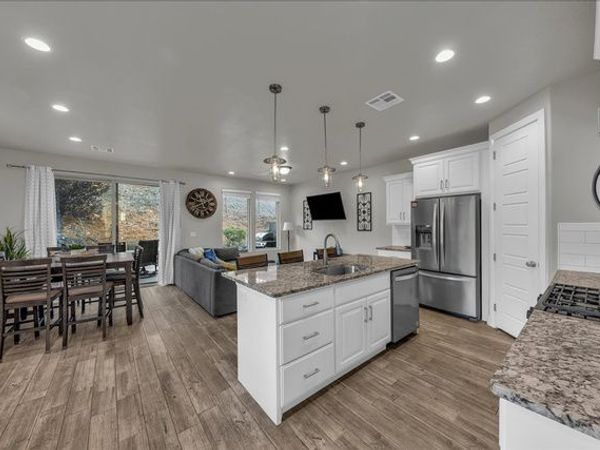 4796 N WINGED FOOT DR , St. George, UT 84770