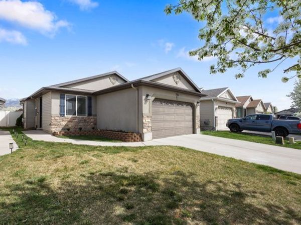 726 N SKIPTON DR , North Salt Lake, UT 84054