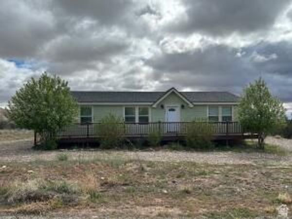 255 S 800 W, Escalante, UT 84726
