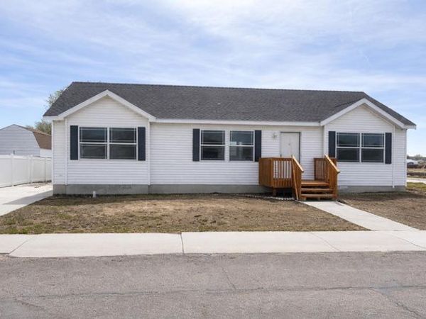 710 ASH ST, Wellington, UT 84542