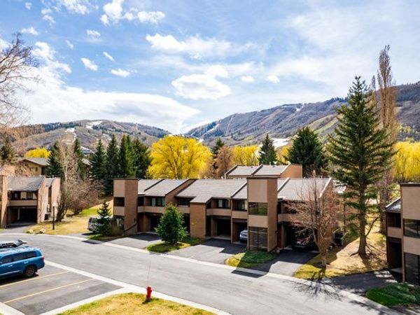 1677 CAPTAIN MOLLY DR , Unit 221, Park City, UT 84060