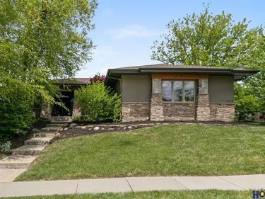 6730 Wildrye Road, Lincoln, NE 68521