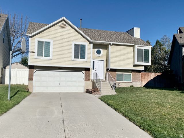 1440 W Countrywood Ln , West Jordan, UT 84088 Main Photo