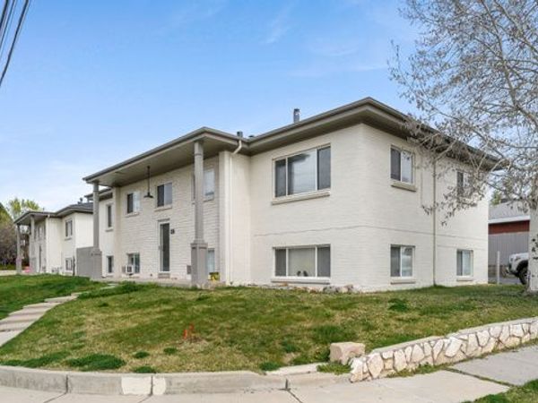 4345 S HIGHLAND DR, Holladay, UT 84124