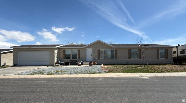 2039 S 150 W, Vernal, UT 84078 Main Photo