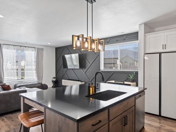 902 W 800 S, Unit 902, American Fork, UT 84003