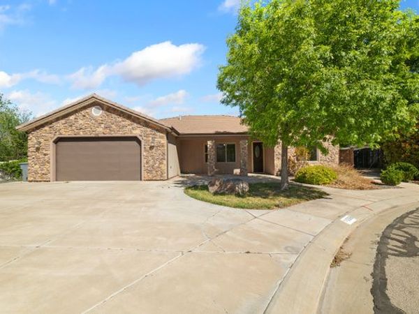 698 W 375 S, Hurricane, UT 84737