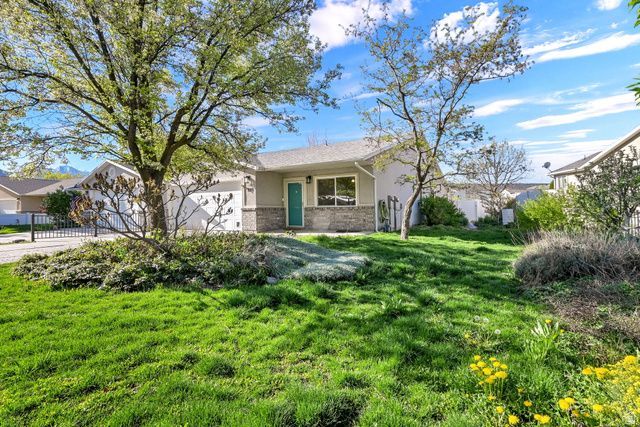 339 E 1900 N, North Ogden, UT 84414 Main Photo