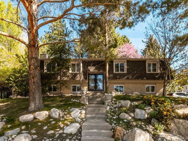 2555 E CHALET RD S, Cottonwood Heights, UT 84093