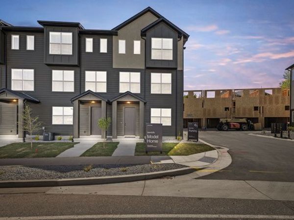 4046 S SANDRIDGE DR W, Unit 1, Roy, UT 84067